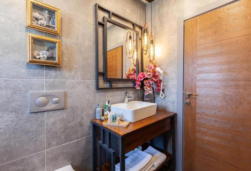 سوئیت با تخت بزرگ, Romantic Hotel Istanbul