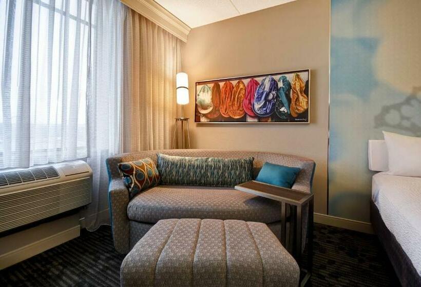 اتاق استاندارد با تخت بزرگ, Courtyard Louisville Airport