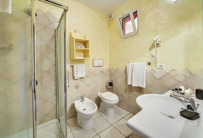 اتاق راحتی سه تخته, Grand Hotel In Porto Cervo