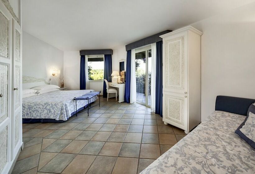 سوییت جونیور, Grand Hotel In Porto Cervo