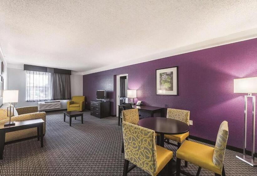 Suite Adaptée aux Personnes à Mobilité Réduite, La Quinta Inn & Suites By Wyndham San Antonio Downtown