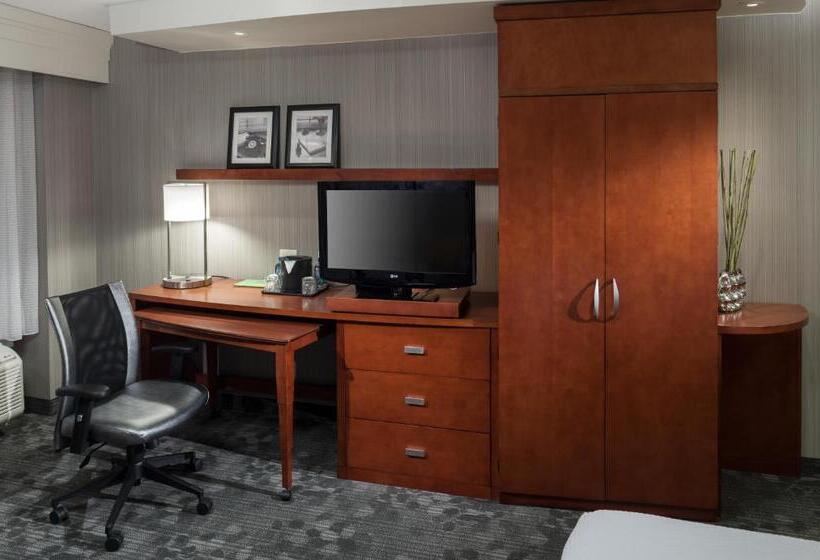 带大床的标准间, Courtyard By Marriott Santa Clarita Valencia
