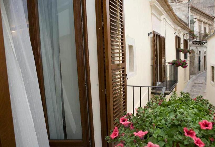 اتاق استاندارد سه نفره, Le Magnolie