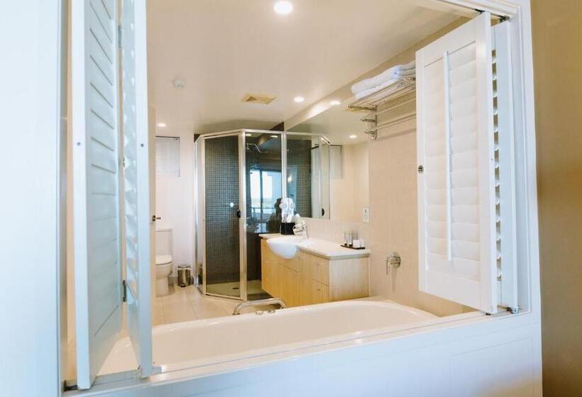 اتاق استاندارد با چشم‌انداز رودخانه, Ramada Hotel & Suites By Wyndham Ballina Byron