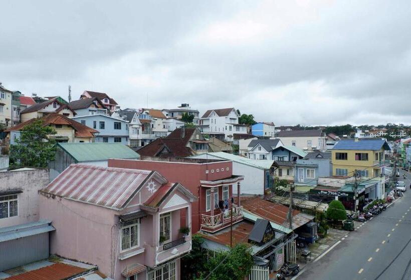 اتاق خانوادگی, Tuan Vu Bao Long Da Lat