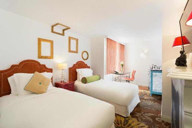 اتاق استاندارد, The Luxe Manor