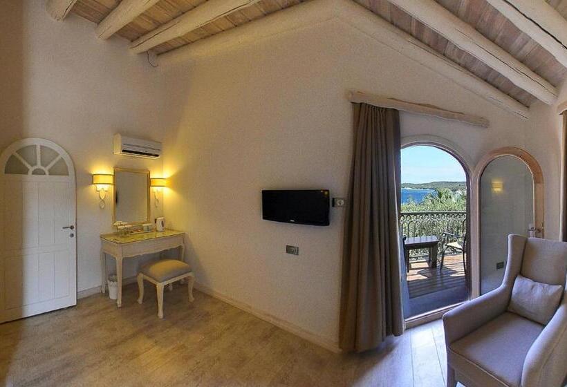 سوییت جونیور با بالکن, Oliviera Private Island Hotel   Kalem Island