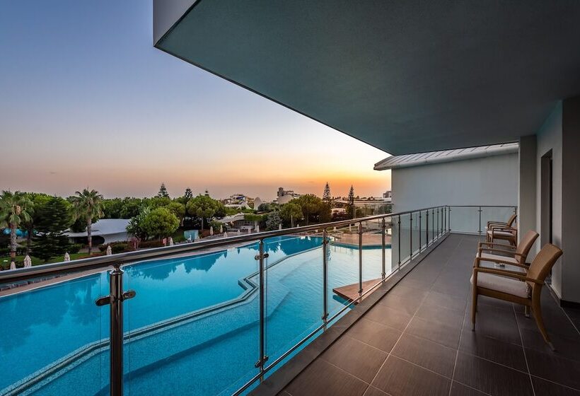 스위트, Cornelia Diamond Golf Resort & Spa