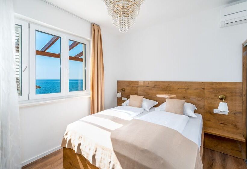 اتاق لوکس با چشم‌انداز دریا, Rooms Vedrana