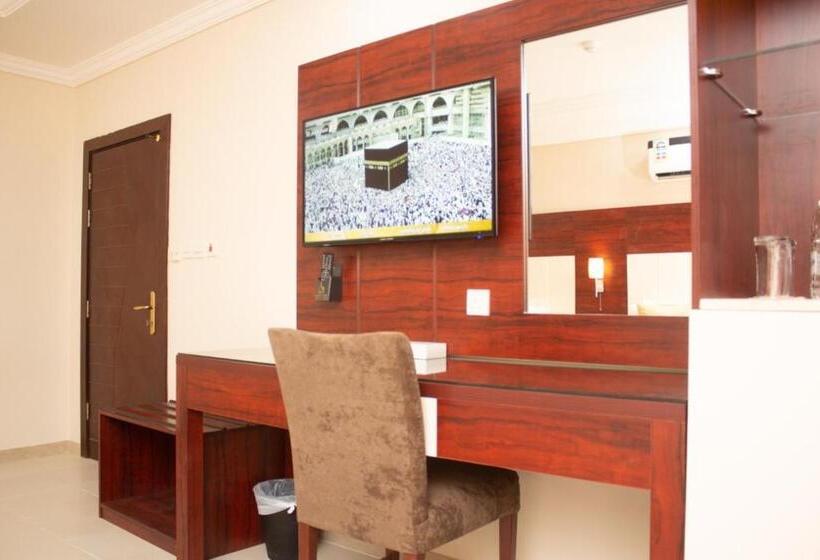 Quarto Triplo Estandar, Farha International Furnished Units 3