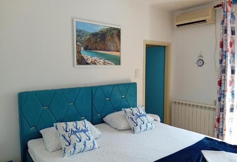 اتاق لوکس با بالکن, Guest House Vila Bak
