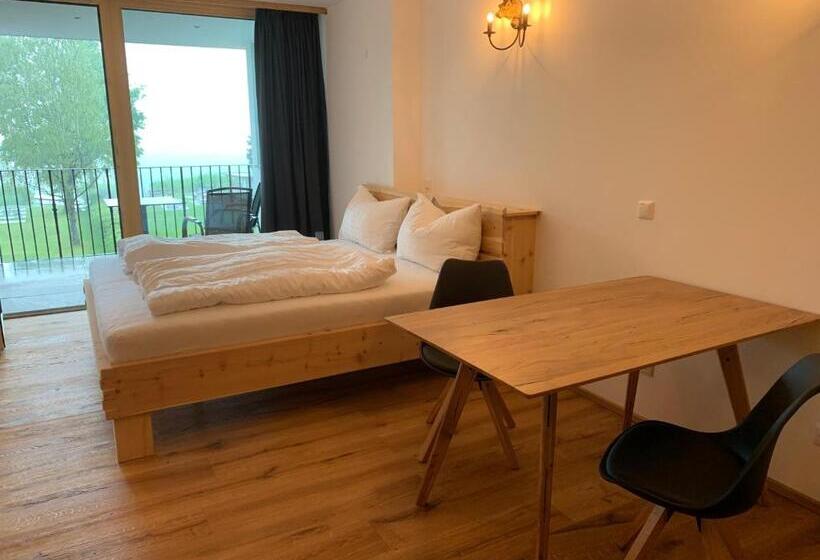 1 Bedroom Apartment Lake View, Villa Stiegl
