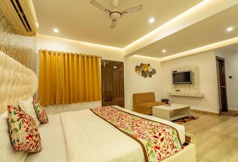 اتاق لوکس با بالکن, The Boho, Vagator Beach Goa Near Thalassa