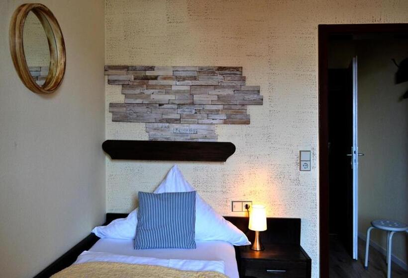 Quarto Estandar Individual, Restaurant Tomahawk