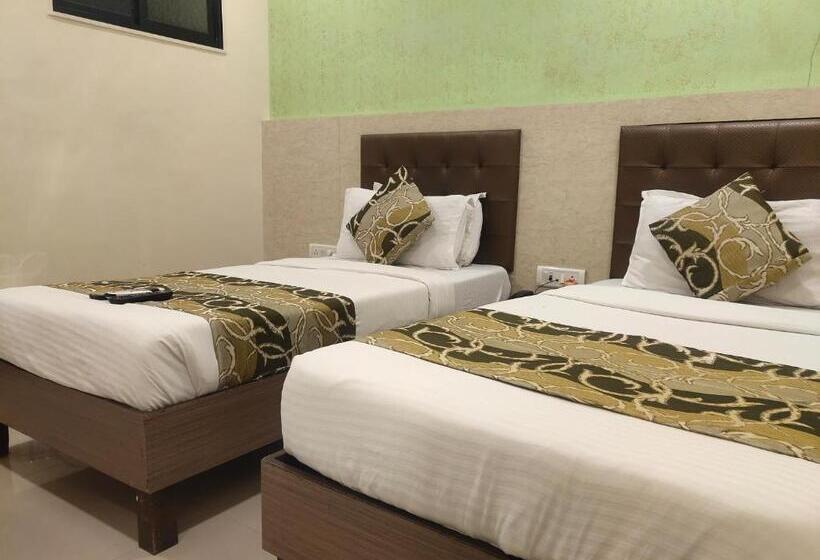 Номер Deluxe, Golden Nest Popular Residency