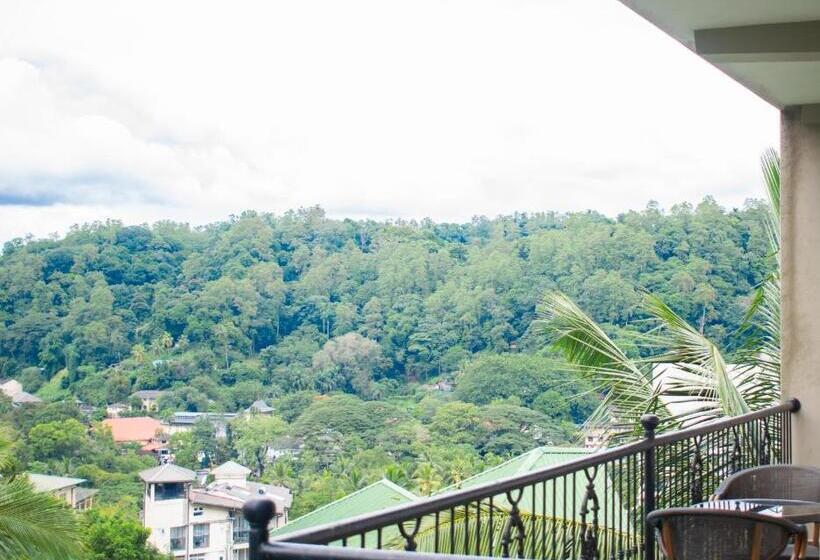 اتاق لوکس سه تخته, Kings Ridge Kandy
