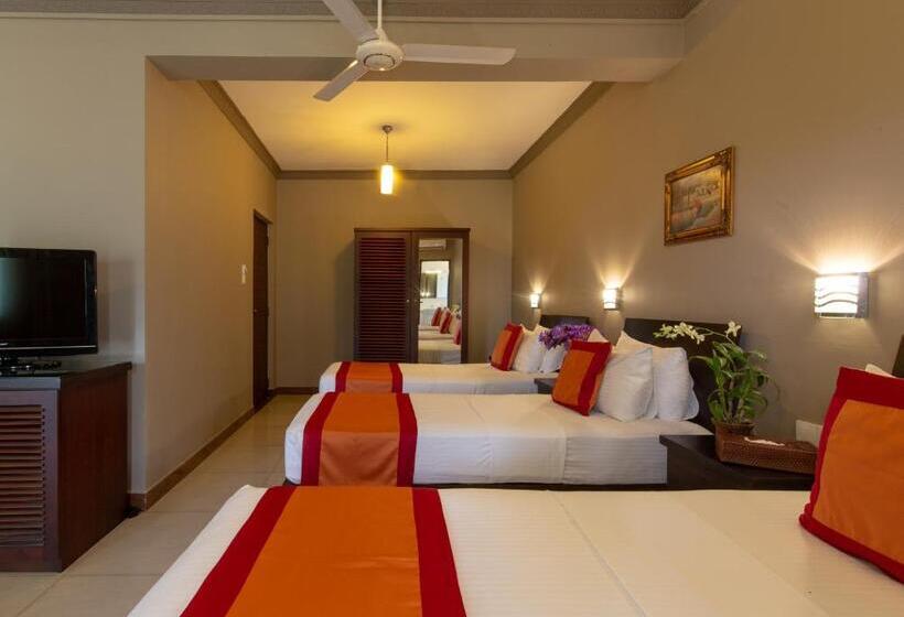 اتاق لوکس سه تخته, Kings Ridge Kandy