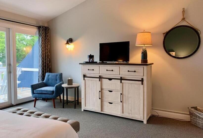 Номер Deluxe Вид на Море с Балконом, Smuggler's Cove Inn