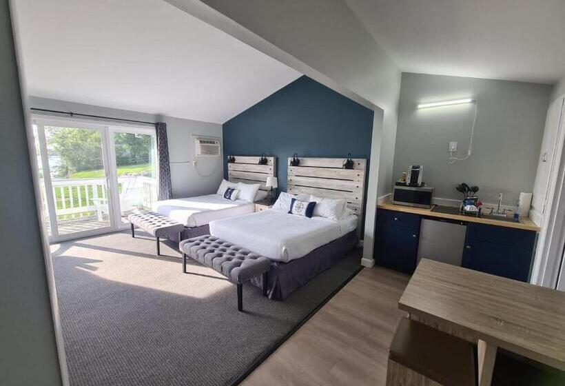 Номер Deluxe, Smuggler's Cove Inn
