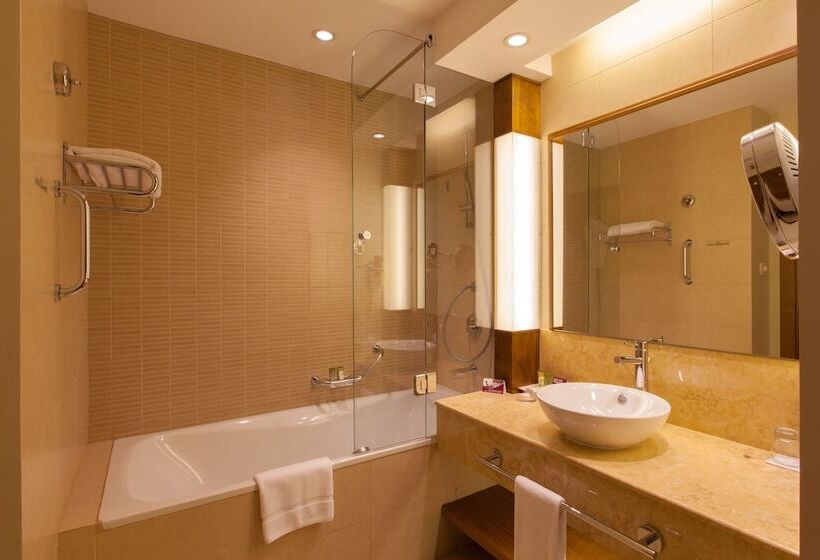 اتاق استاندارد, Crowne Plaza Sohar, An Ihg