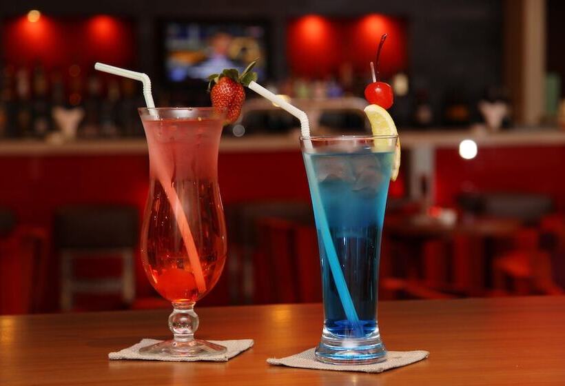 اتاق استاندارد با تخت دوبل, Crowne Plaza Sohar, An Ihg