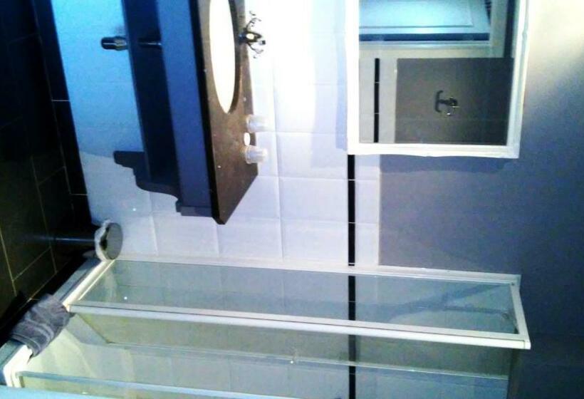 Четырехместный Номер Стандарт, Hostellerie Au Coeur Du Spinois