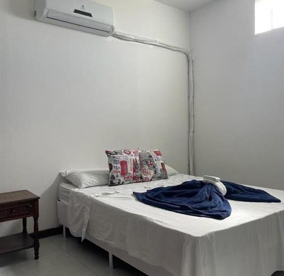 Economy Quadruple Room, Canto Da Praia Suítes