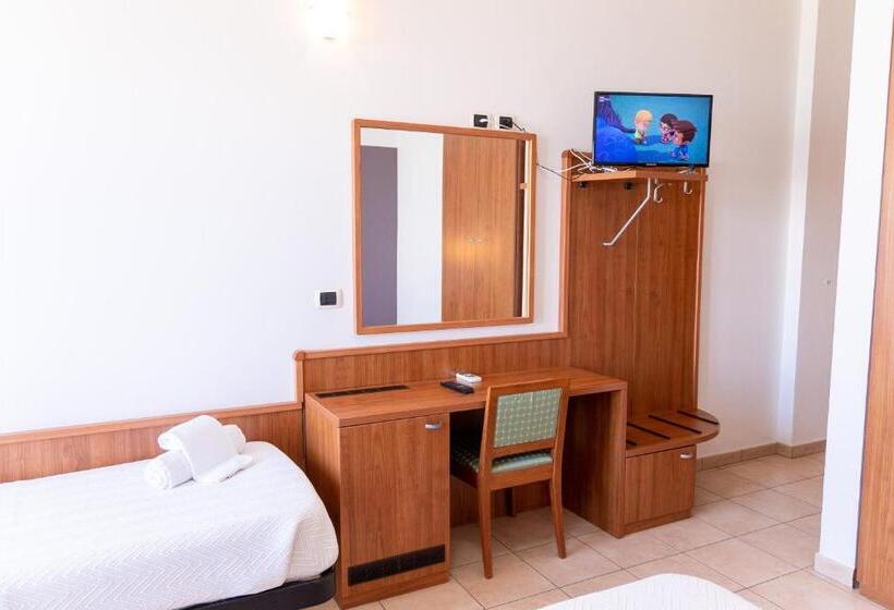 Triple Room Sea View, Royal
