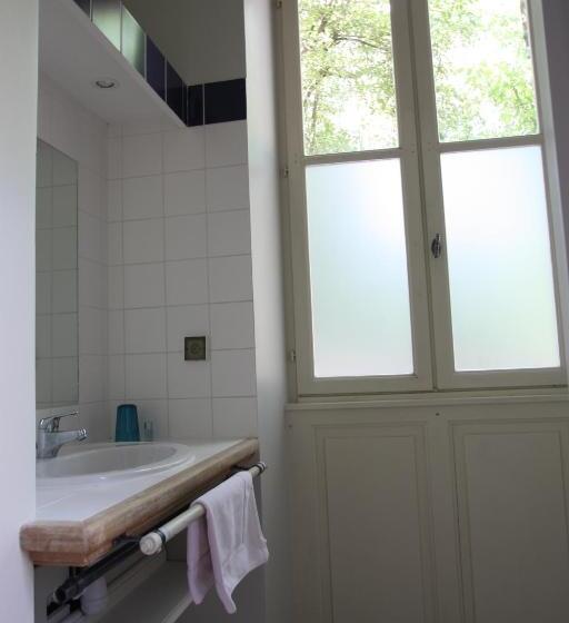 Family Suite, Estelou