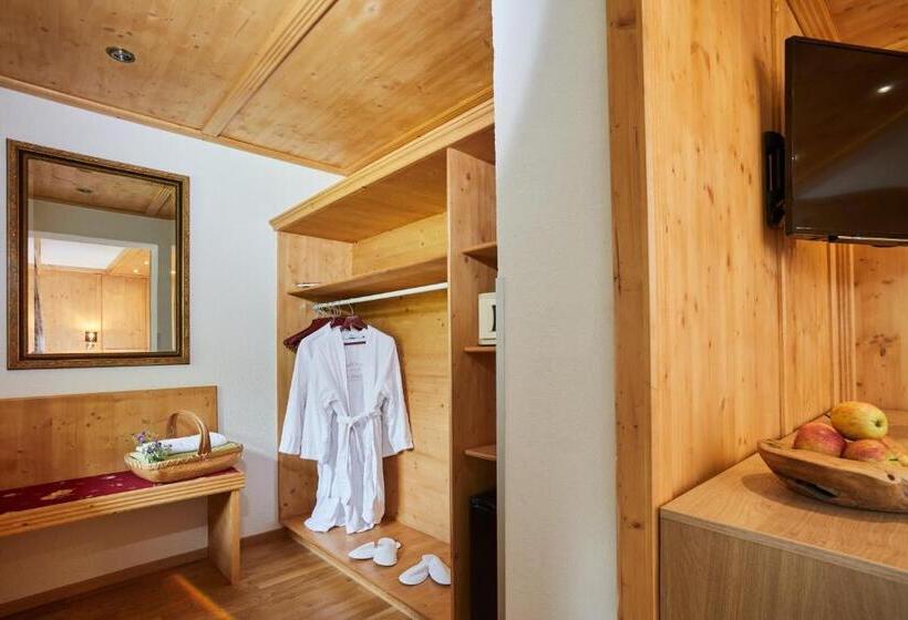 اتاق استاندارد با چشم‌انداز کوهستان, Hubertushof   Ihr Hotel Mit Herz
