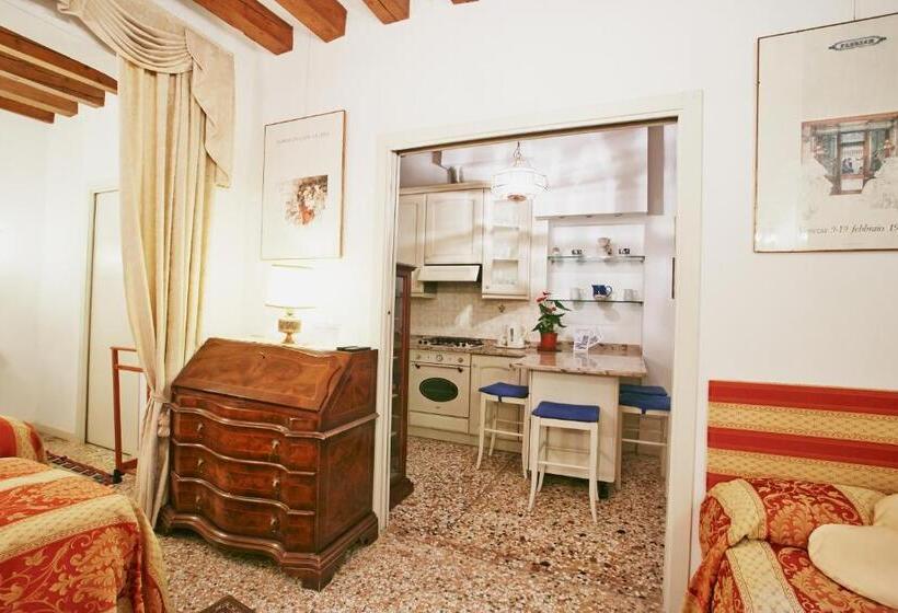 آپارتمان 1 خوابه, San Luca Flats