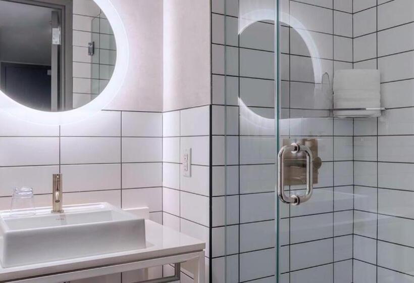 디럭스 룸, Roomza Times Square At Pestana Cr7