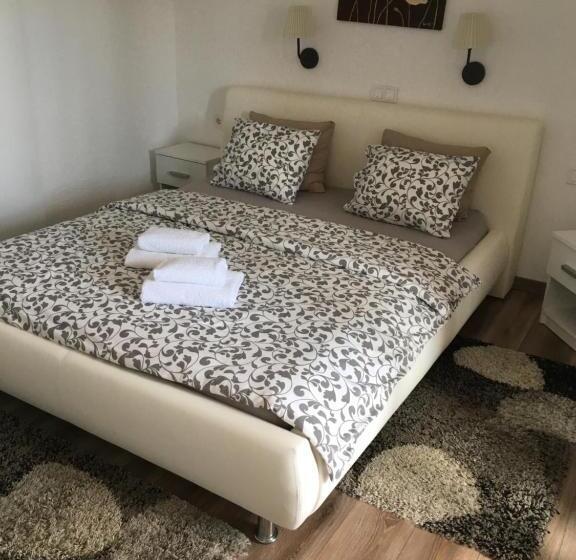 اتاق استاندارد, House Zupan