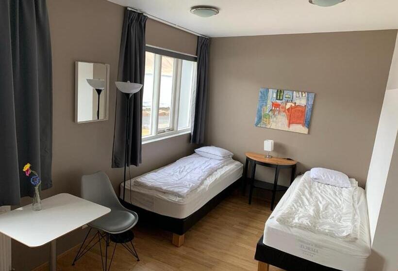 اتاق خانوادگی با چشم‌انداز دریا, Stöð Guesthouse And Apartments