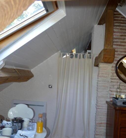اتاق استاندارد سه نفره, Room In Guest Room   Maison Lamerique Welcome You To One Of Their Room Dogs Are Also Welcomed