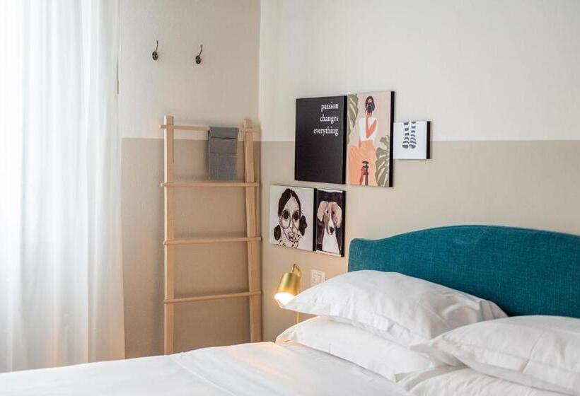 اتاق استاندارد با چشم‌انداز دریا, Lu. B&b