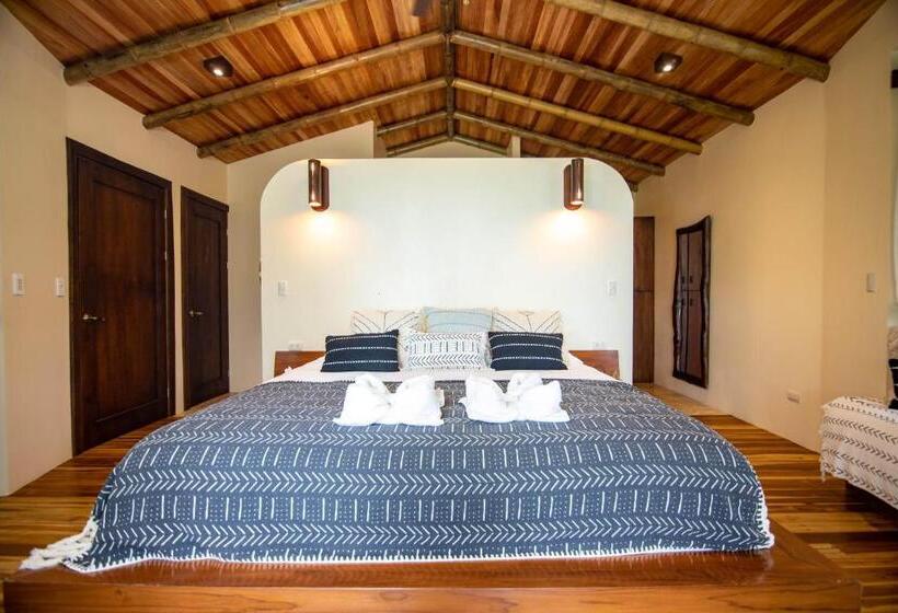 بانگلوی استاندارد, Selva Armonia Immersive Jungle Resort