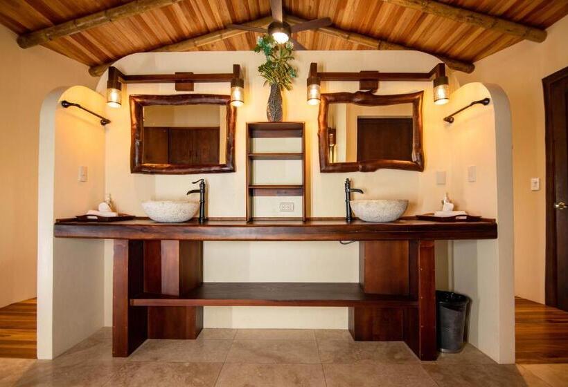 بانگلوی استاندارد, Selva Armonia Immersive Jungle Resort