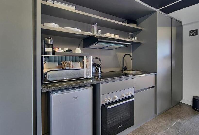 1 Bedroom Penthouse Apartment, Blackbrick Cape Town Foreshore