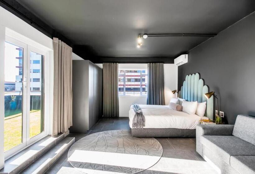 1 Bedroom Penthouse Apartment, Blackbrick Cape Town Foreshore