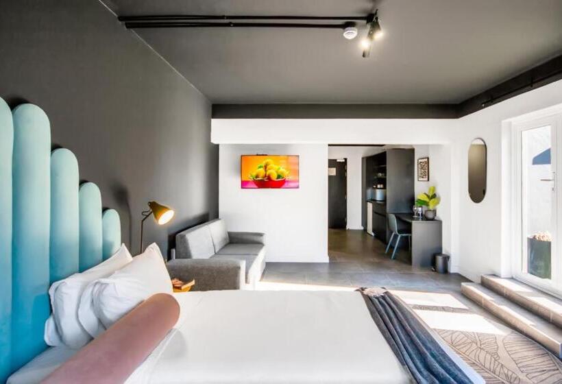1 Bedroom Penthouse Apartment, Blackbrick Cape Town Foreshore