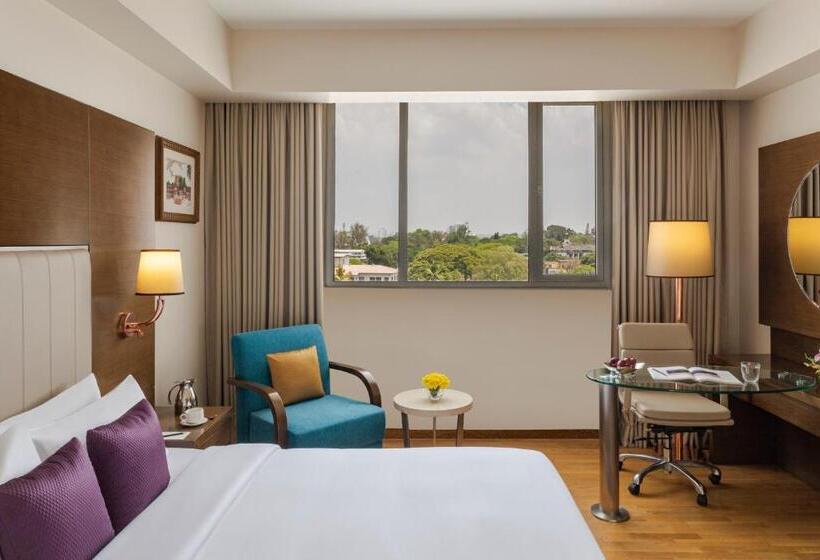 스탠다드 룸 킹사이즈 침대, Vivanta Thiruvananthapuram
