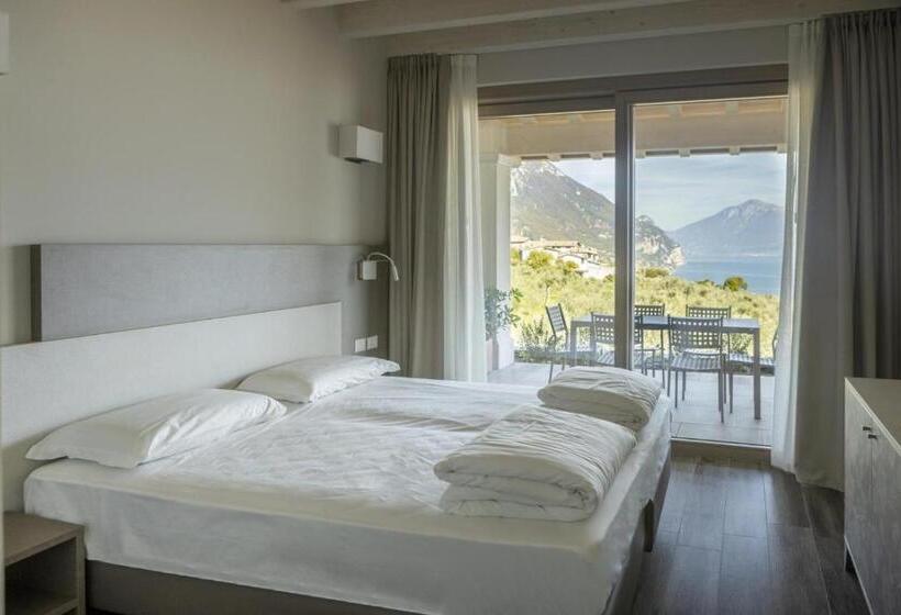 آپارتمان 2 خوابه, Relais Zenner