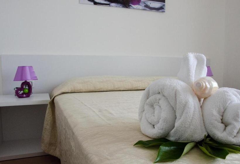 Номер Стандарт Трехместный, Bed Happy