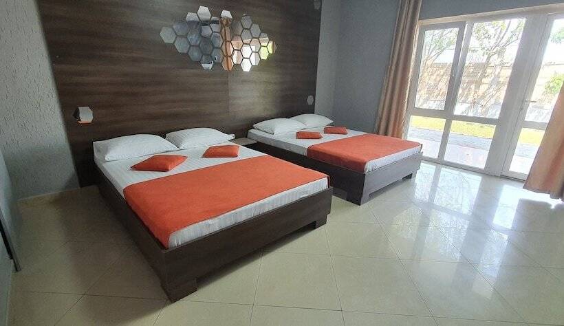 Номер Стандарт 2 Двуспальные Кровати, Nar Motel
