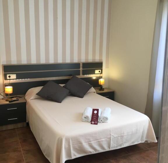 Номер Стандарт Трехместный, Hostal San Martin