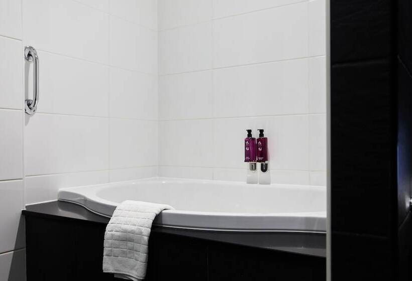 Номер Стандарт, Malmaison Liverpool