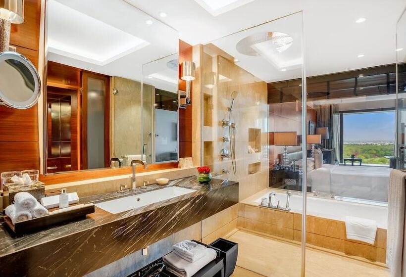 اتاق پرمیوم, The Leela Ambience Gurugram Hotel & Residences   The Luxury Urban Sanctuary