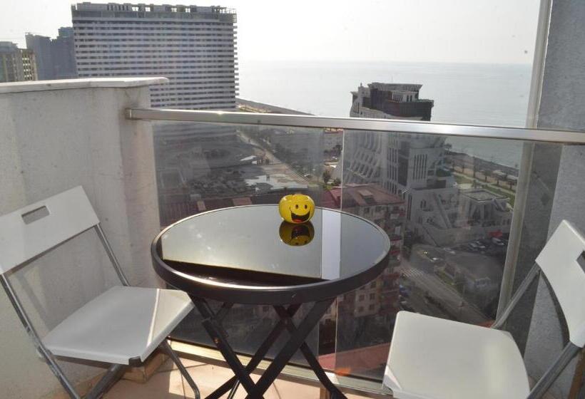 استودیوی استاندارد با چشم‌انداز دریا, Orbi Sea Tower