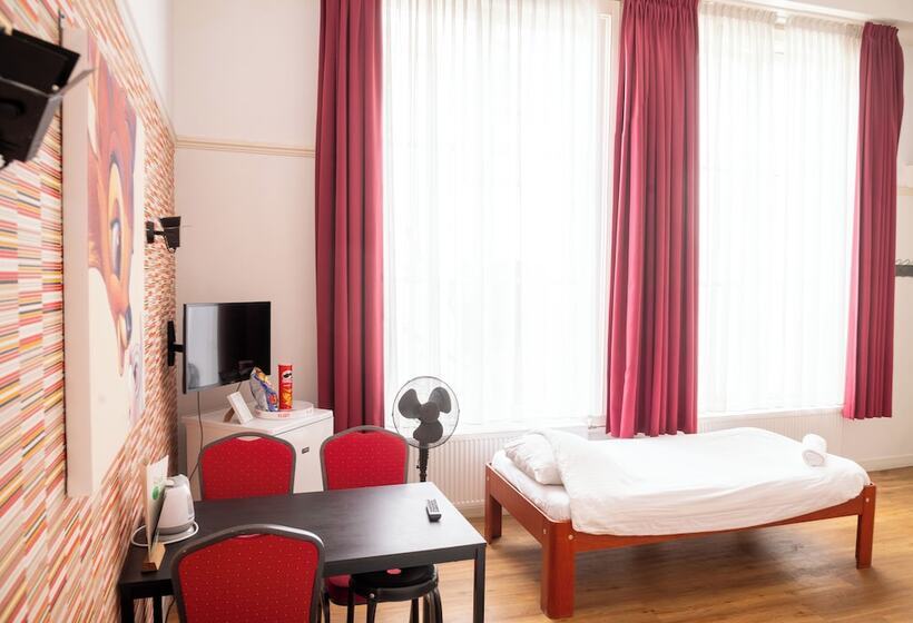 اتاق استاندارد چهار تخته, & Bar Royal Taste Amsterdam